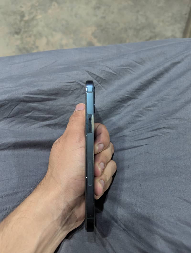 Apple iPhone 12 Pro 2