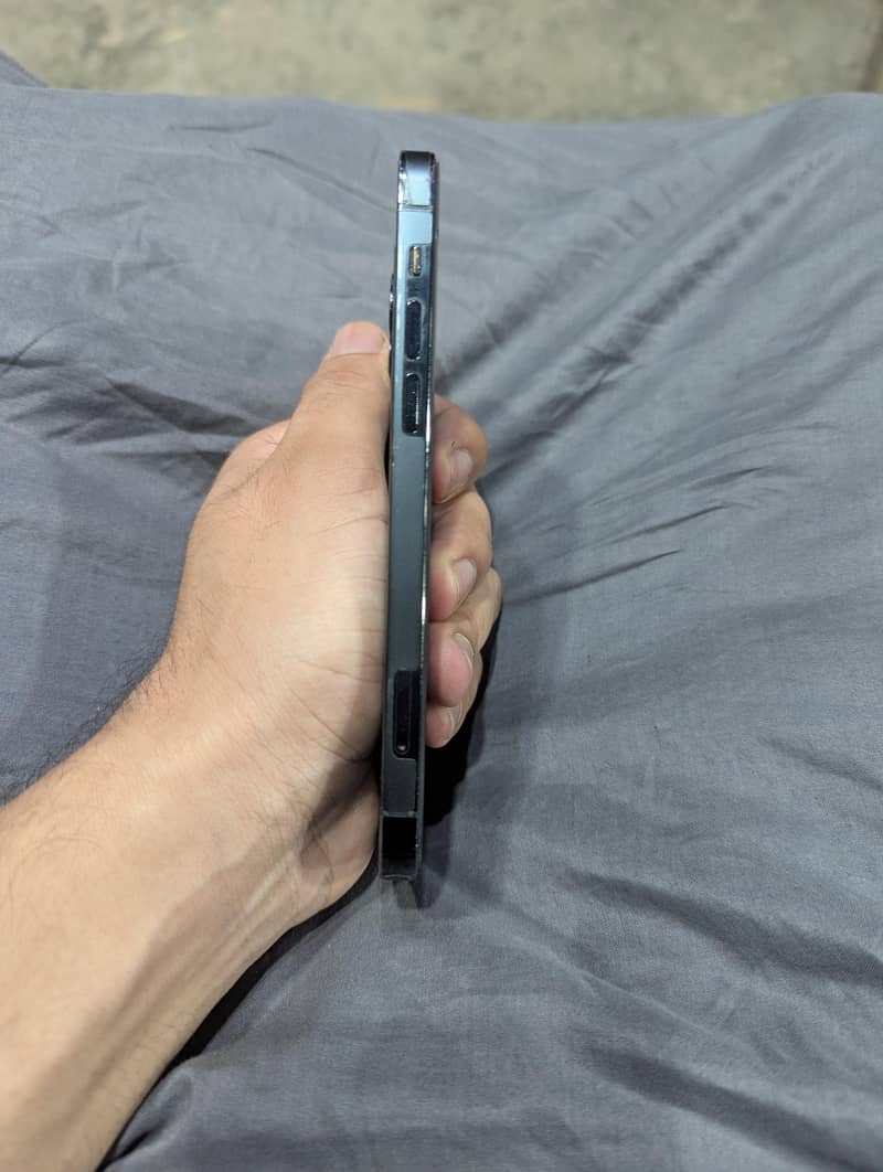 Apple iPhone 12 Pro 4