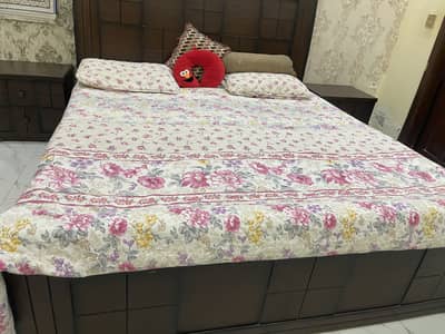 King size bed with side tables