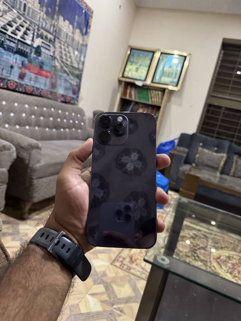 Apple iPhone 14 Pro Max 1