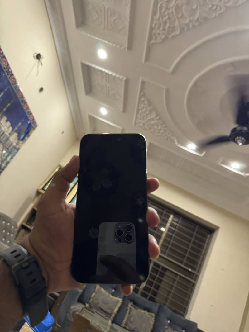 Apple iPhone 14 Pro Max 4