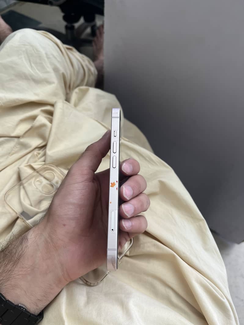 Apple iPhone 13 3