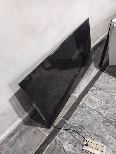 izone LED smart TV 55"
