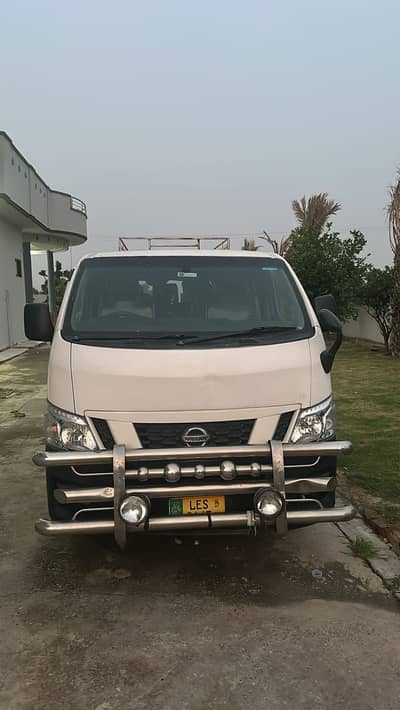 Nissan Caravan 2015