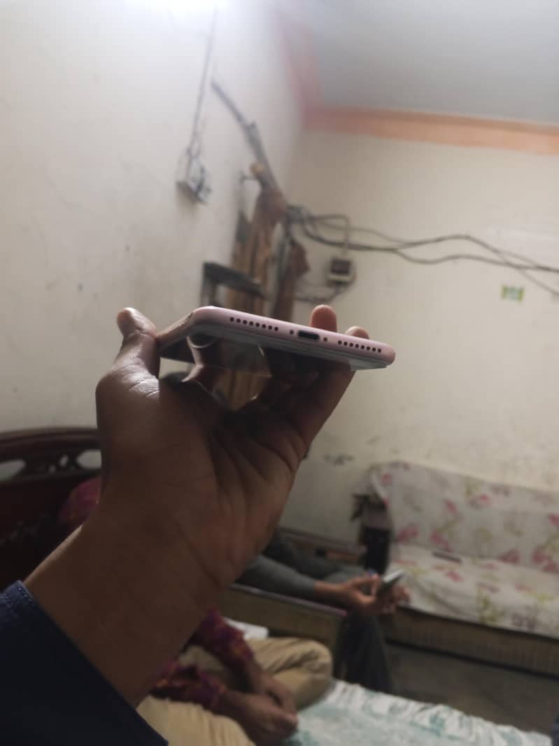 Apple iPhone 7 Plus 2