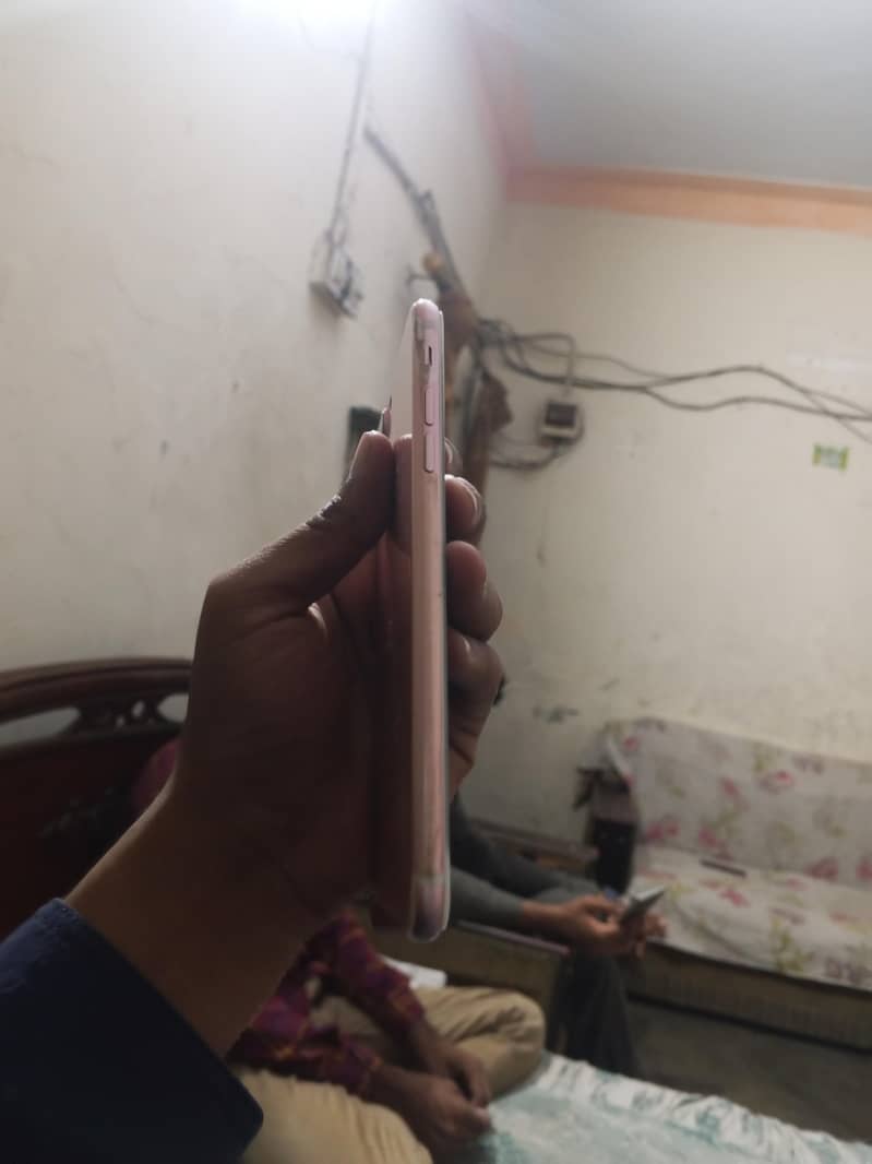Apple iPhone 7 Plus 3