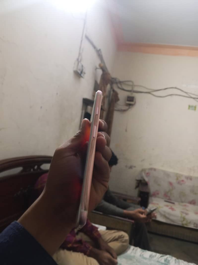 Apple iPhone 7 Plus 4