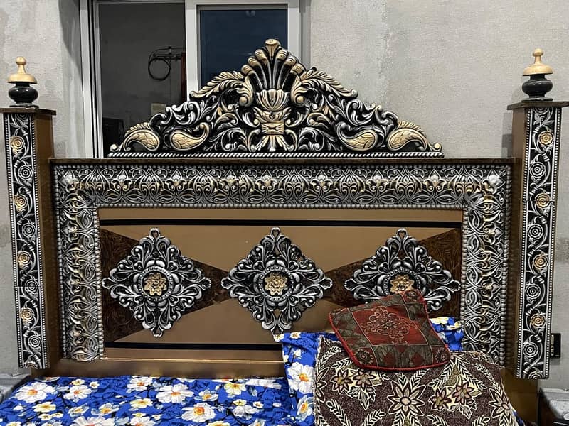 Bed and Dressing Table 0