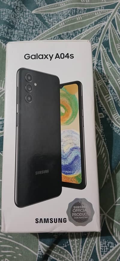 Samsung Mobile A04s under warranty