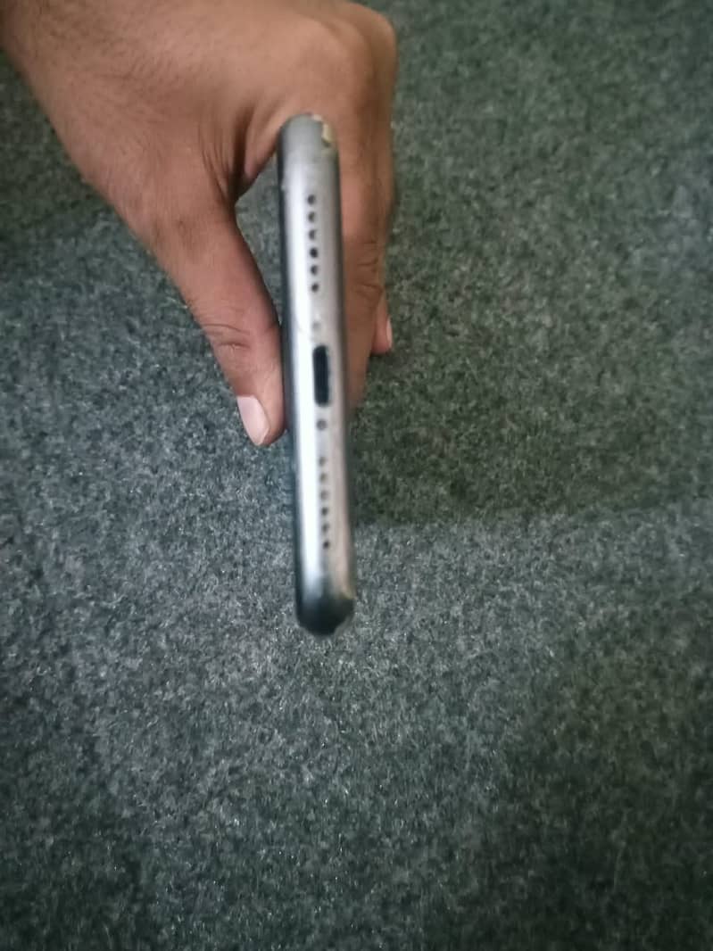 Apple iPhone 11 3