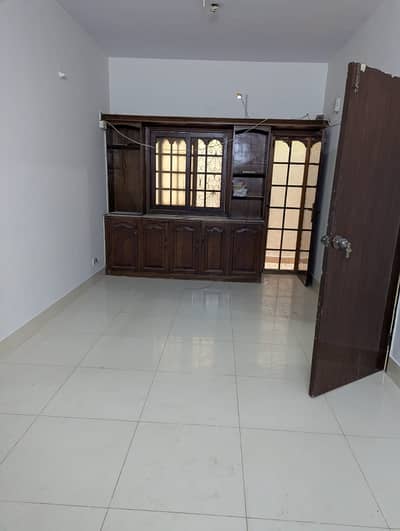 600yd independent Double story Gulshan 4 Near disco bakery 60ft road West open Semi comercial Dmd rent 6 lac *Code(16864)*