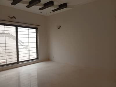 1 Kanal Super out House Prime Hot For Sale dha Phase5 Near Jalal Sons