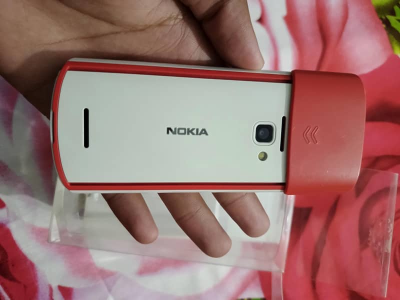 Nokia 5710 4