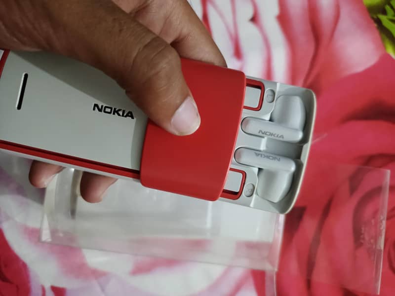 Nokia 5710 5