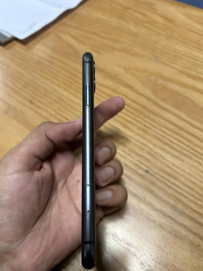 Apple iPhone 11 3