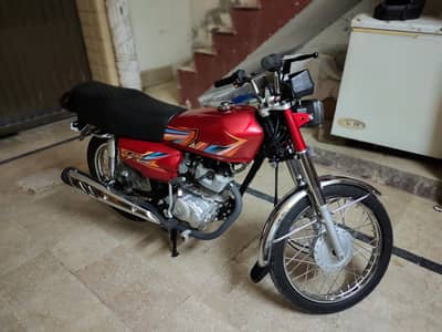 United 125
