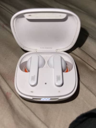 Jbl live pro plus