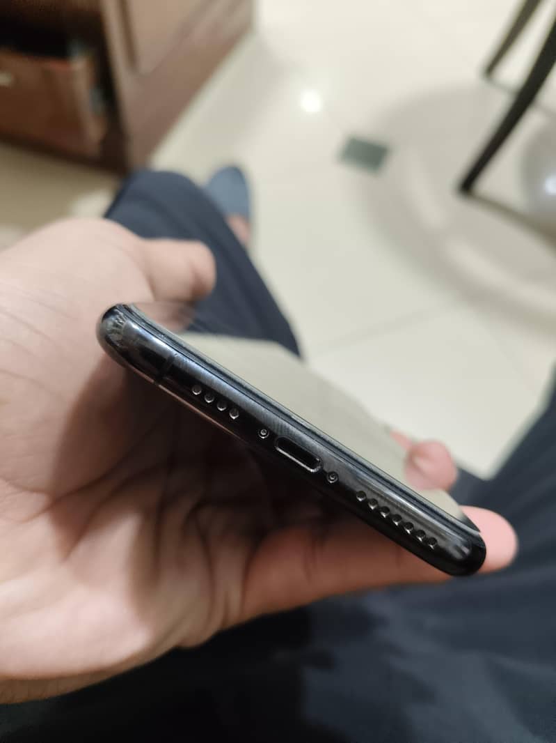 Apple iPhone 11 Pro Max 3