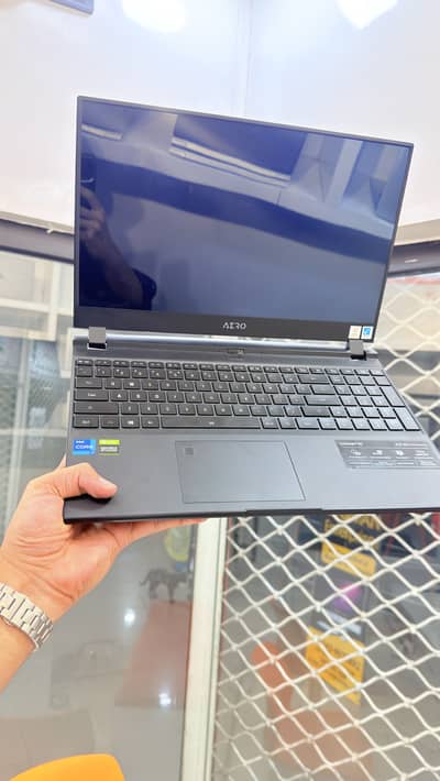 Gigabyte Aero 15 OLED | Core i7 11th Gen | RTX 3060 6GB