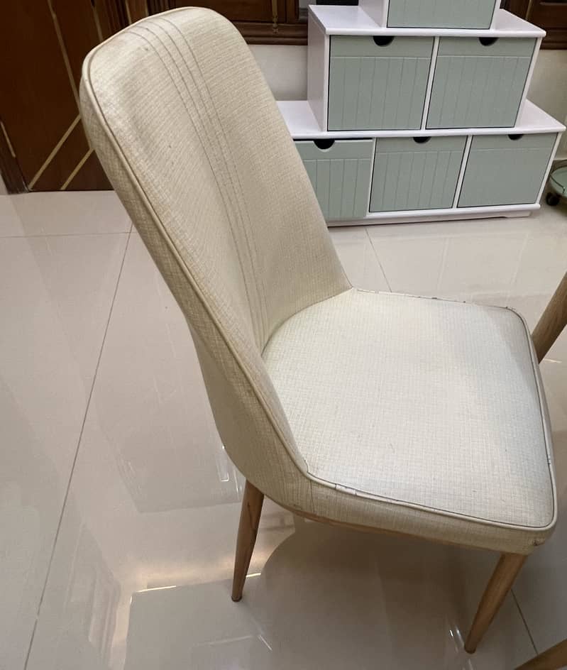 4 persons dining table 2