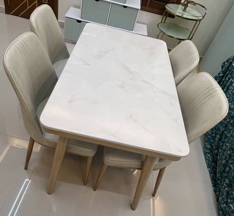 4 persons dining table 4