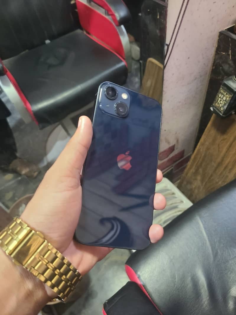Apple iPhone 13 6