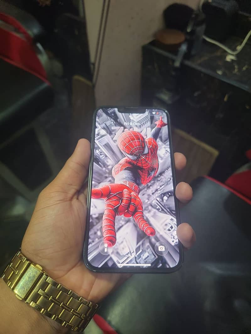 Apple iPhone 13 7