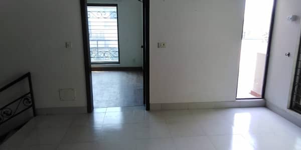 6 marla upper portion in avaliable for rent in DHA phase 3