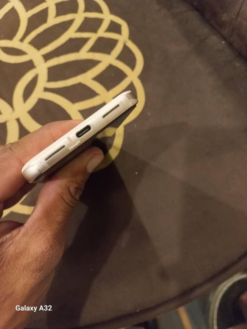 Google Pixel 8 1