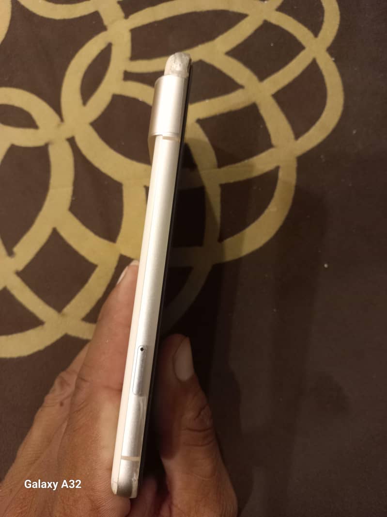 Google Pixel 8 2