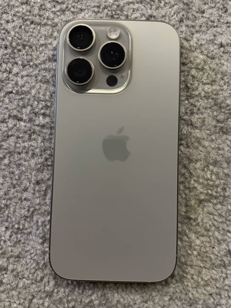 Apple iPhone 16 Pro 0