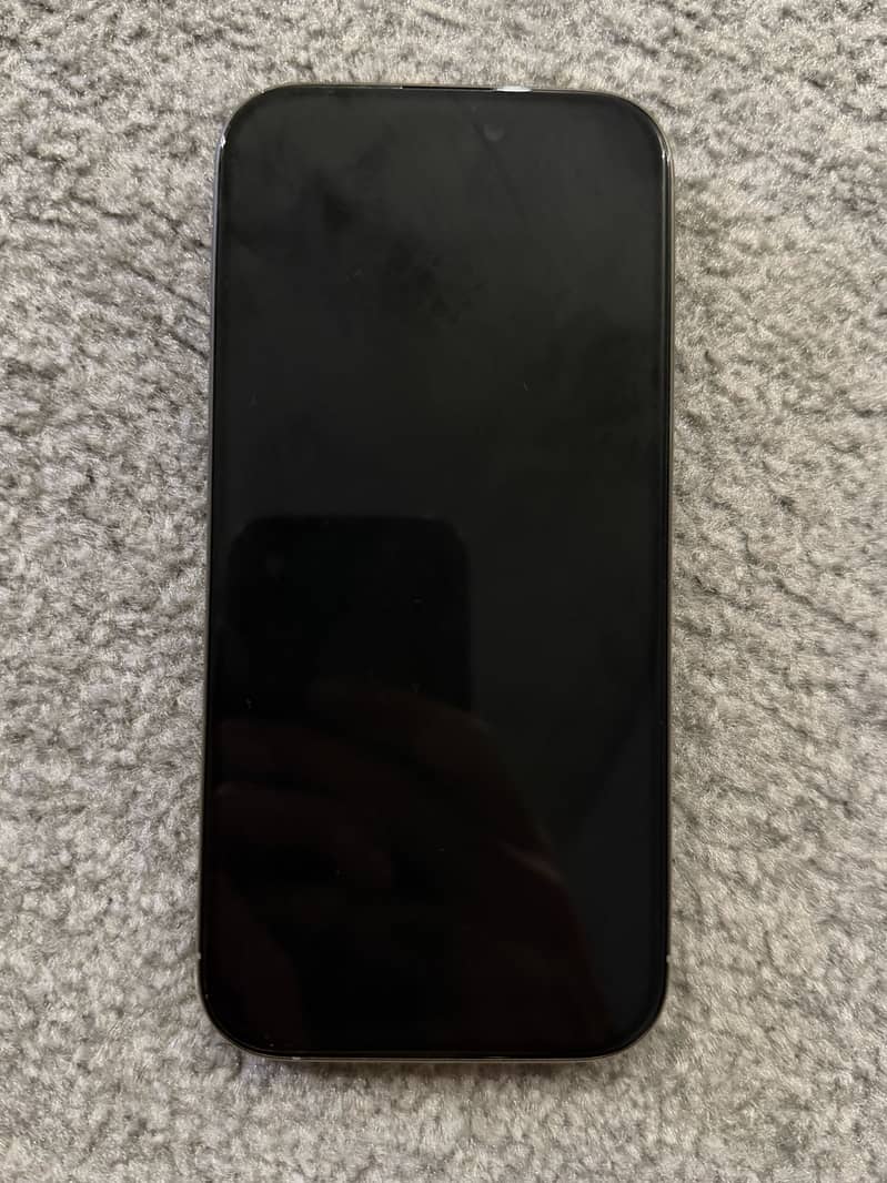 Apple iPhone 16 Pro 1