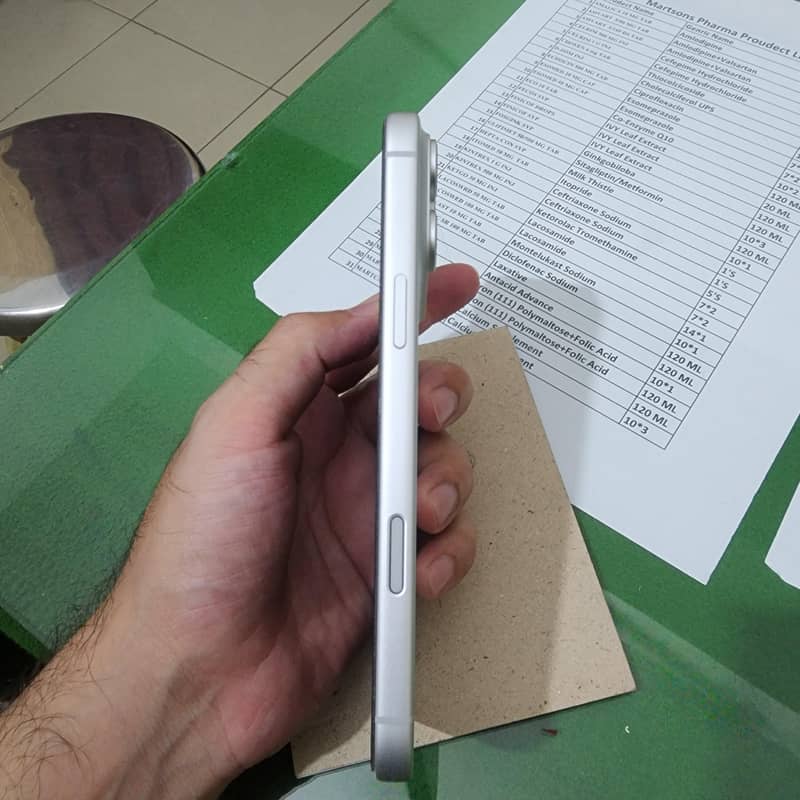 Apple iPhone 17 Pro Max 6