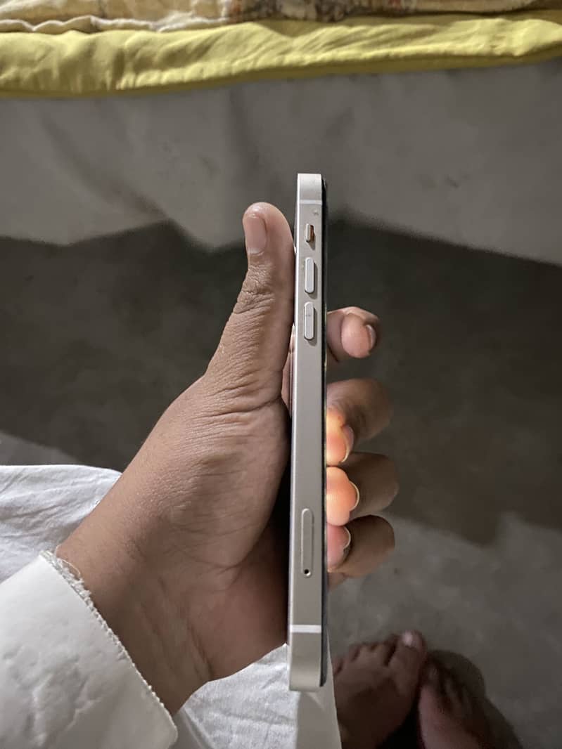 Apple iPhone 12 2