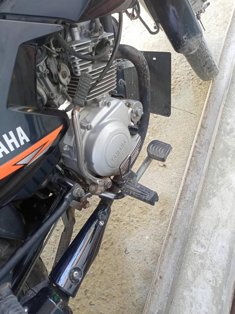 YBR 125 2