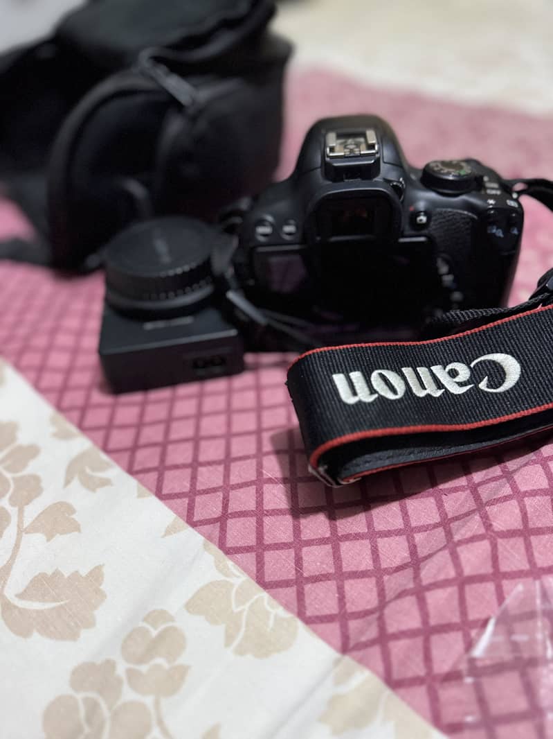 Canon EOS 700D 0
