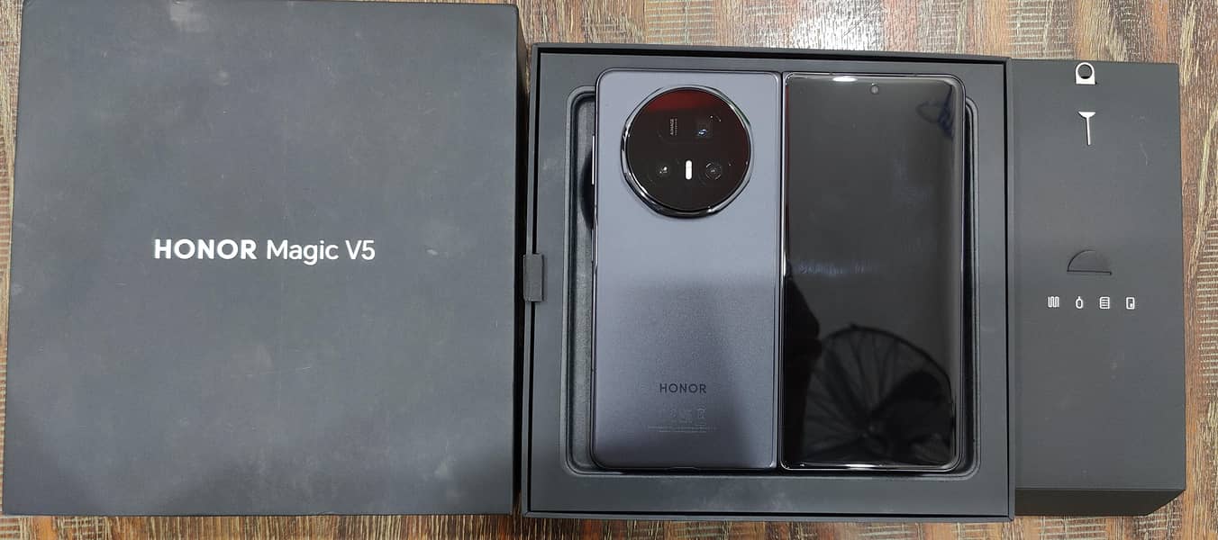 Honor Magic V5 1