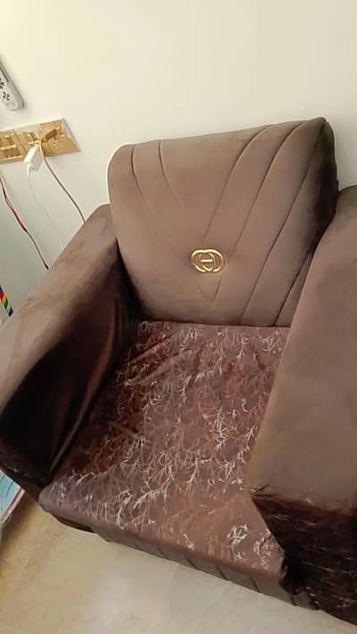 bohot comfortable sofa hai