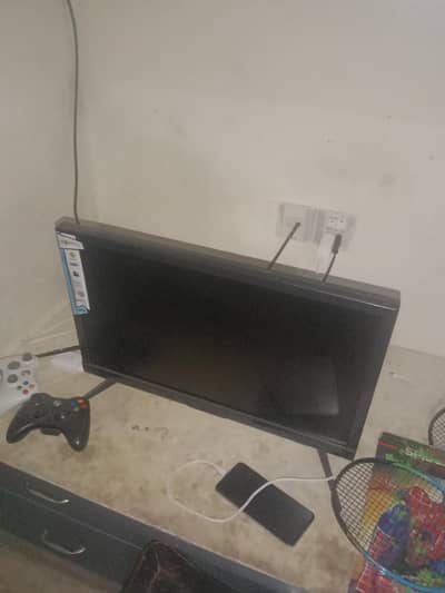 LCD is in very good condition 27inch ki ha