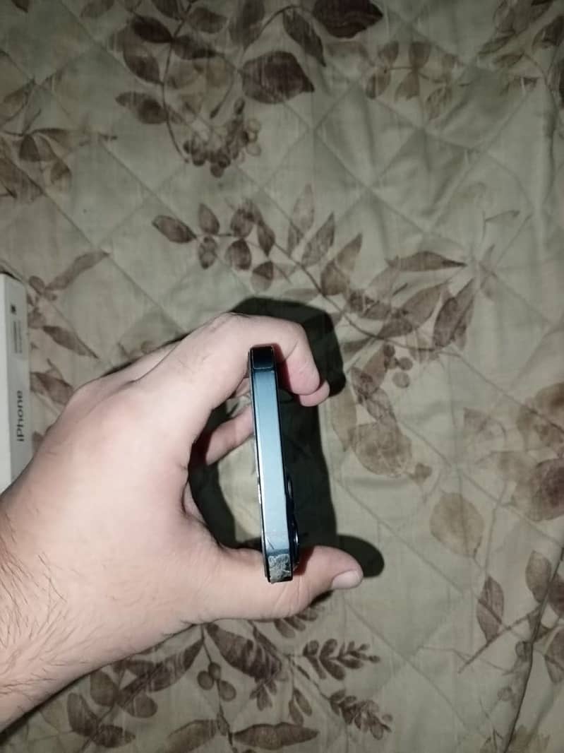 Apple iPhone 13 3
