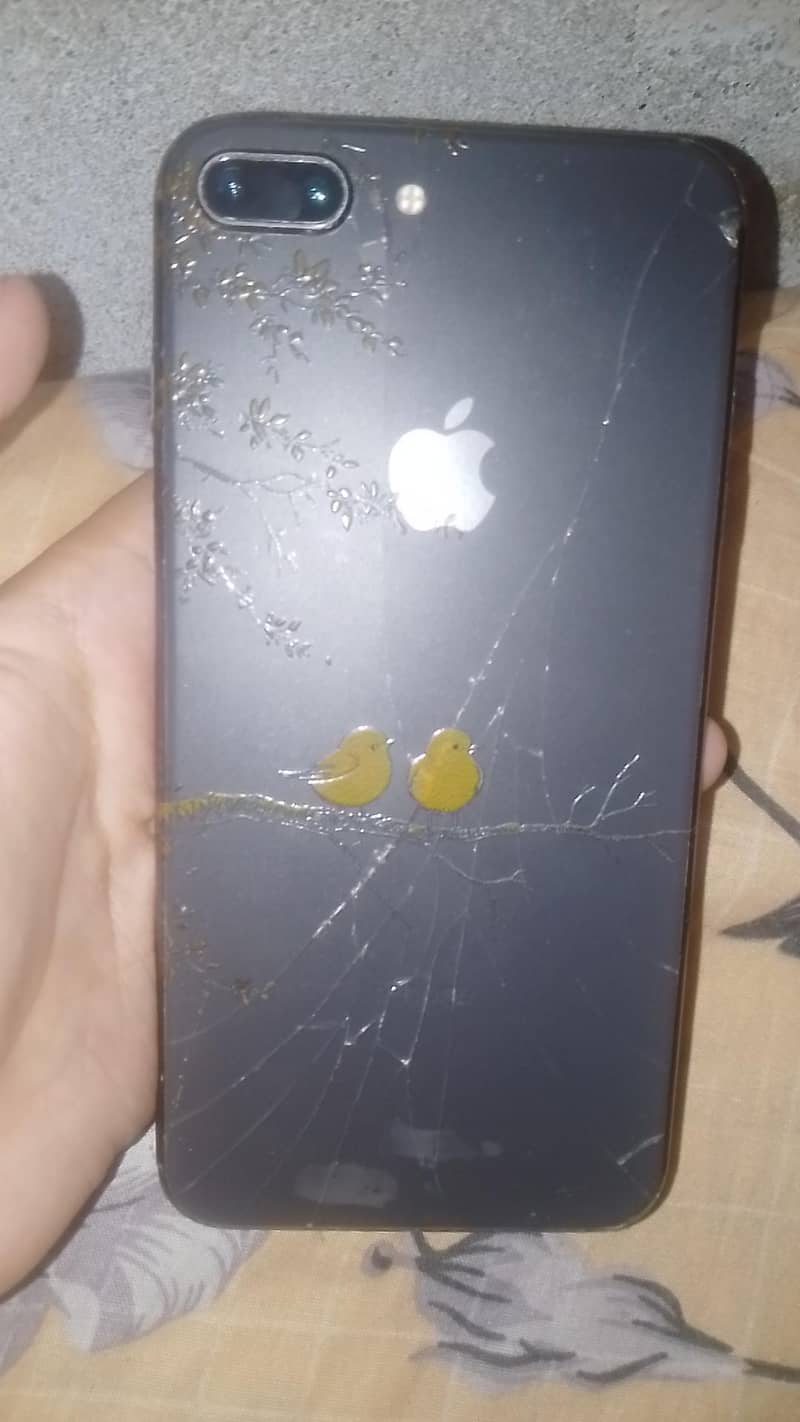 Apple iPhone 8 Plus 1