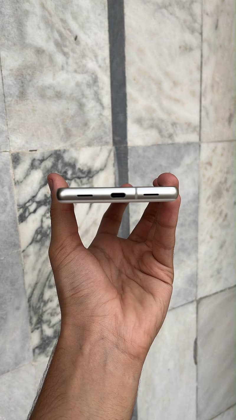 Google Pixel 7a 1
