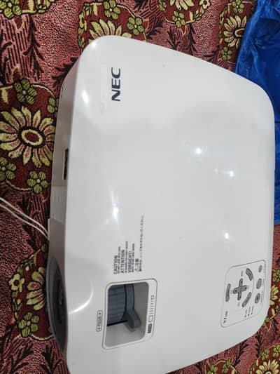 NEC Model VT580 100-240V \ 50/60Hz 3.1-1.3A