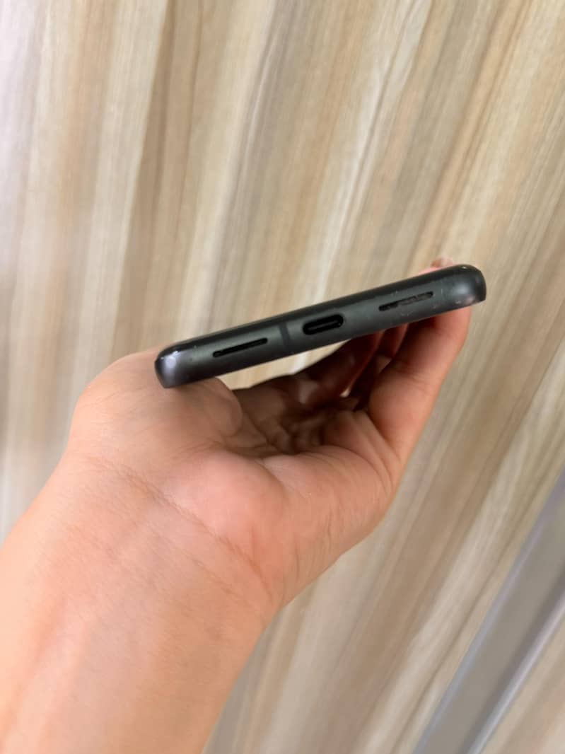 Google Pixel 8 4