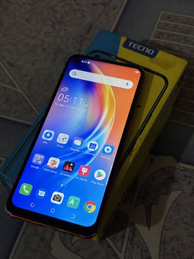 Tecno Spark 5 Pro 4/64 with box