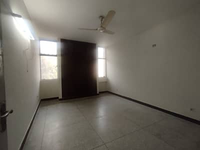 Spacious 10 Marla 3-Bedroom Apartment for Sale in Askari 5, Lahore