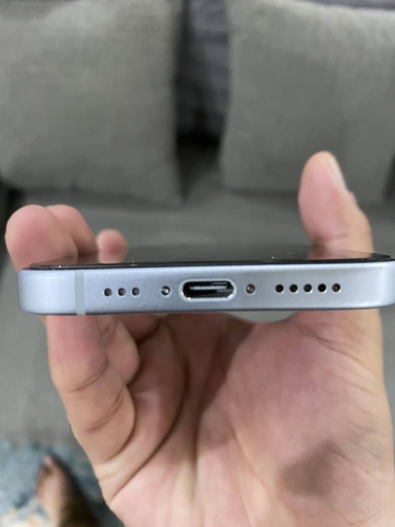 Apple iPhone 15 4