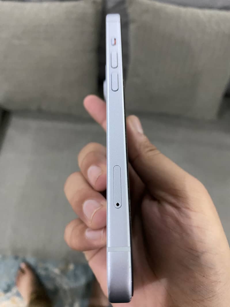 Apple iPhone 15 5