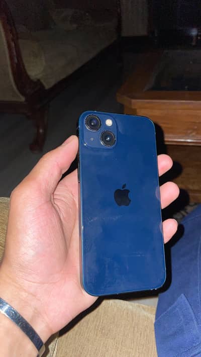 Apple iPhone 13