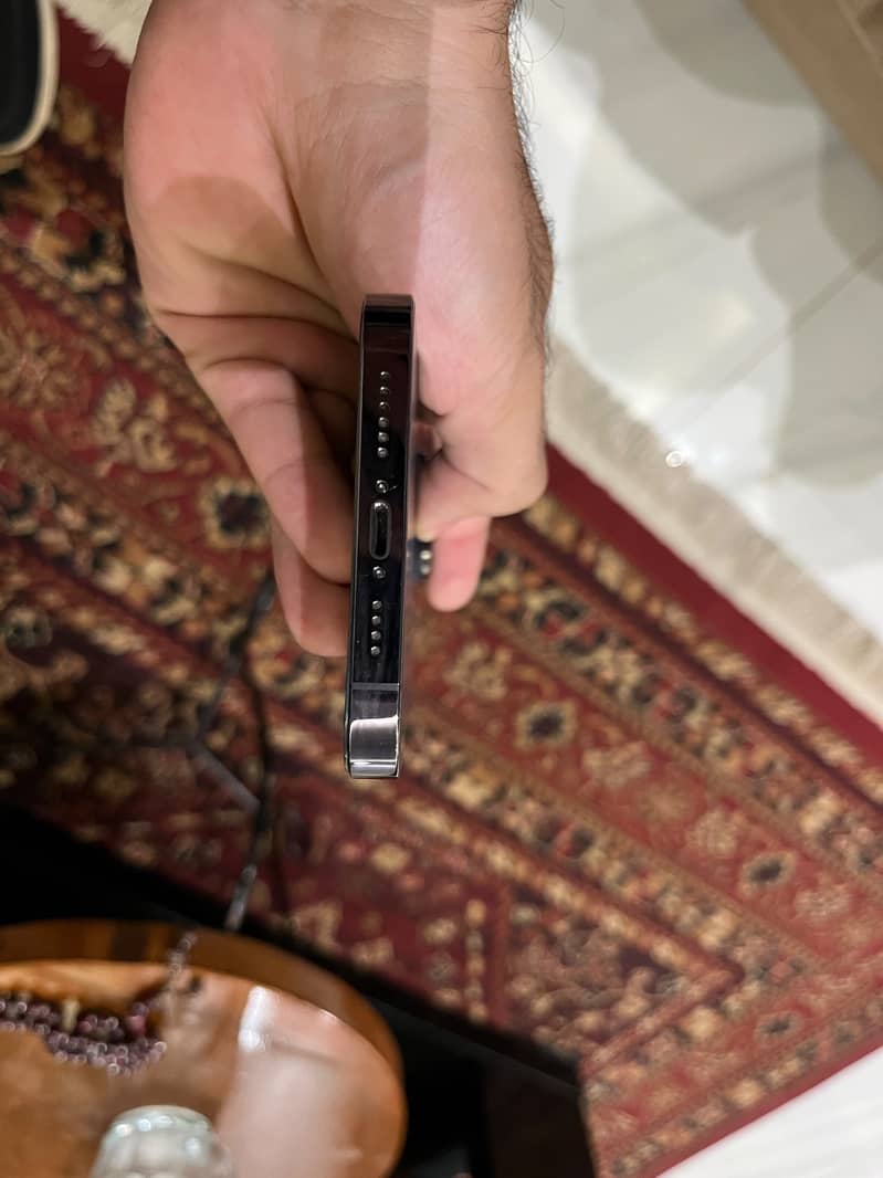 Apple iPhone 14 Pro Max 4